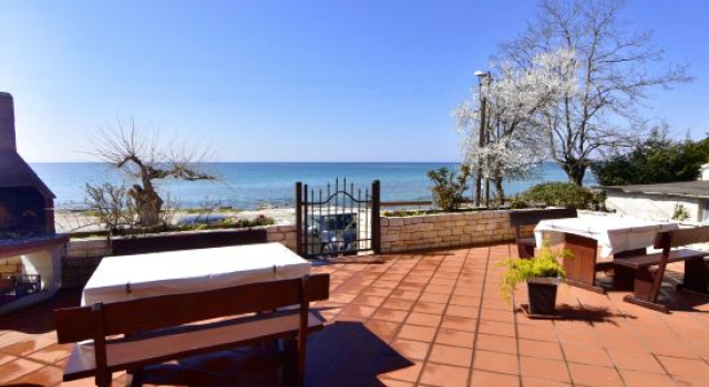 Sea-view studio in a quiet area