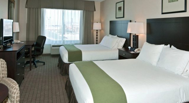 Четырёхместный номер Standard Holiday Inn Express Hotels Grants - Milan by IHG