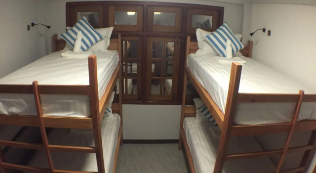 Кровать в общем номере WEStay @ Chillax House - Ngapali - Hostel