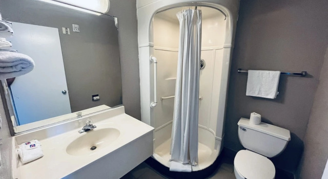 Четырёхместный номер Deluxe Motel 6 Jonesboro