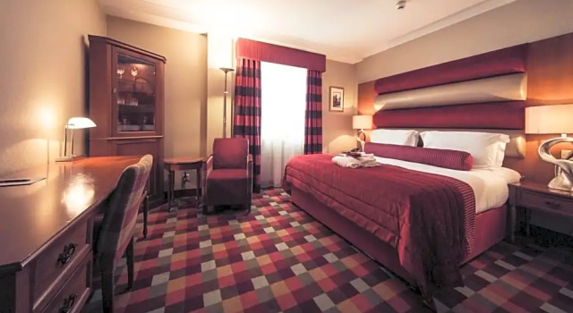 Номер Executive Carlton George Hotel