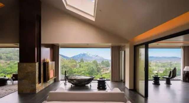 Люкс с 2 комнатами с видом на море Lijiang jijian Xiangwang SOOOAN Luxury Resort Hotel