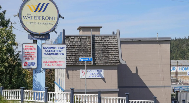 Waterfront Suites and Marina, Rezervovat Hotel Hotely v Vancouver island s bazénem, Bazén