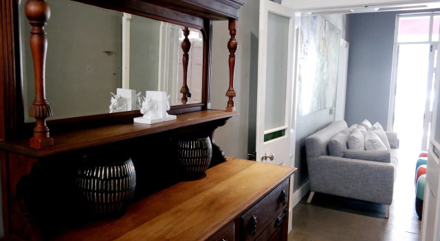 Ruby Rose, Buchen Sie Pension Riebeek-Wes 