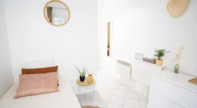 Трёхместный номер Standard Logis Hôtel La Fenière