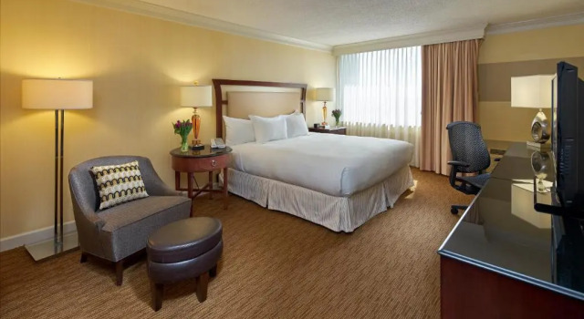 Номер Hilton Raleigh North Hills