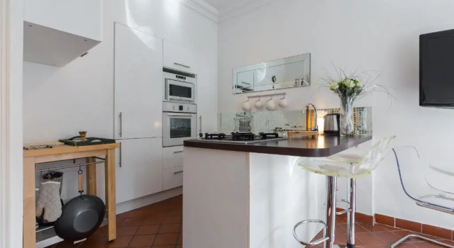 Апартаменты A Lovely Split Level Townhouse in the Heart of Cannes Next to the Marche Forville and the Palais - 1749