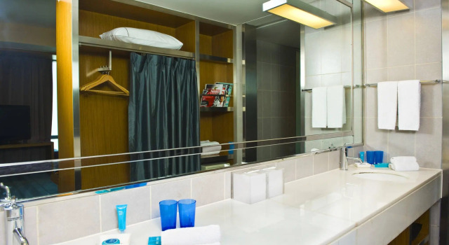Четырёхместный номер Standard с видом на город Aloft by Marriott Beijing, Haidian