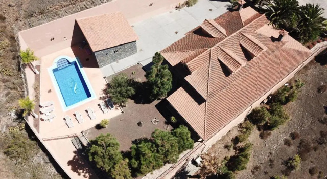 Коттедж LAS MORADITAS, CHALET con PISCINA PRIVADA