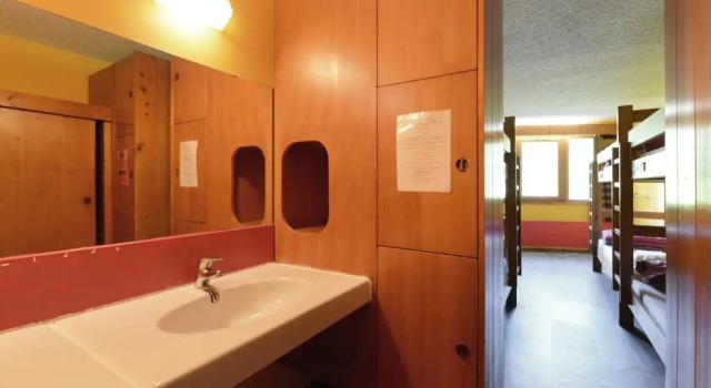 Кровать в общем номере (женский номер) Auberge De Jeunesse Hi Séez