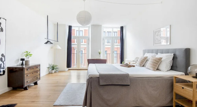 Leaves 2- Chic Apt for 8 Persons in Central Copenhagen, Забронировать Апартаменты/квартира Отели Копенгагена с парковкой, рядом с Памятник Гансу Христиану Андерсену, Парковка