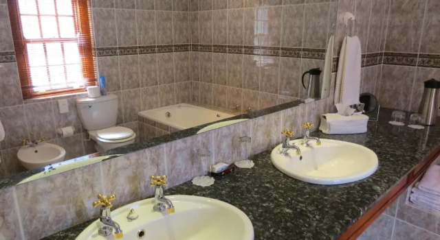 Люкс с видом на сад Altes Landhaus Country Lodge