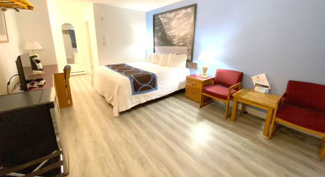 Super 8 by Wyndham Sicamous, Buchen Sie Gasthaus  
