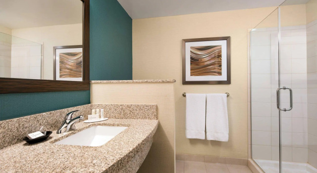 Четырёхместный номер Standard с видом на горы Courtyard by Marriott Glenwood Springs