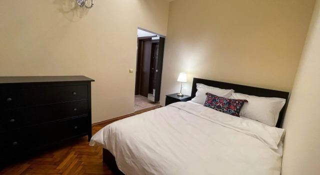 Central apartment w/ fire place - ground floor, Prenota Appartamento Bucarest Muntenia
