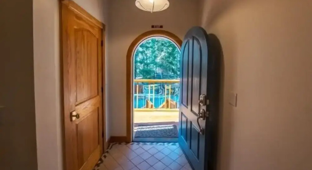 Scenic Wonders Blue Sky Lodge 3 Bedrooms, Забронировать Дом для отпуска Коттеджи Йосемити-Уэст, Коттедж