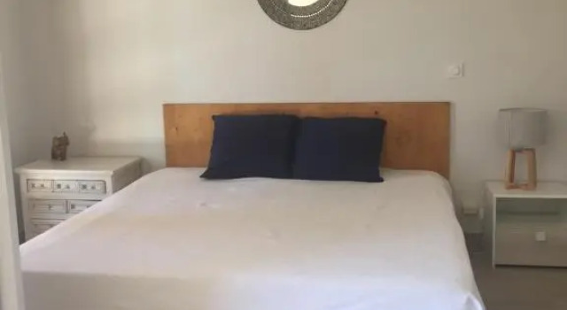 Belle résidence au centre de Saint Tropez avec piscine et garage, Забронировать Апартаменты/квартира Отели Сен-Тропе с парковкой, рядом с Cimitière Marin, Парковка