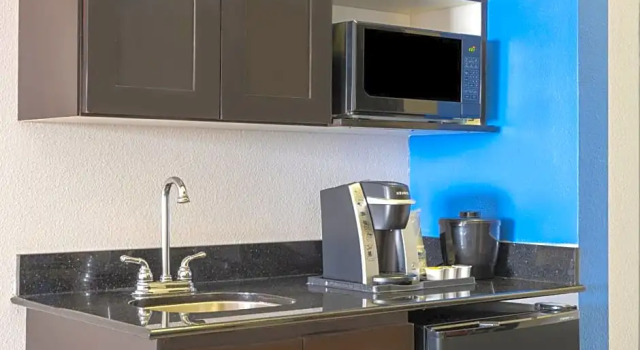 Люкс Holiday Inn Express & Suites Dallas East - Fair Park by IHG