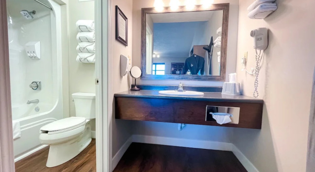 Двухместный номер Standard Pinemark Inn & Suites