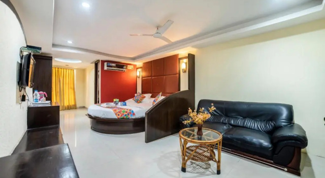Люкс OYO 6648 Hotel Royal Residency