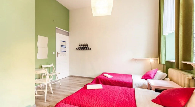 The Secret Garden Hostel, Забронировать Хостел Хостелы Кракова, рядом с Церковь Святого Идзи, Хостел