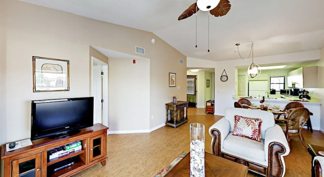 Beach-Themed #F32 - 2 Br Condo