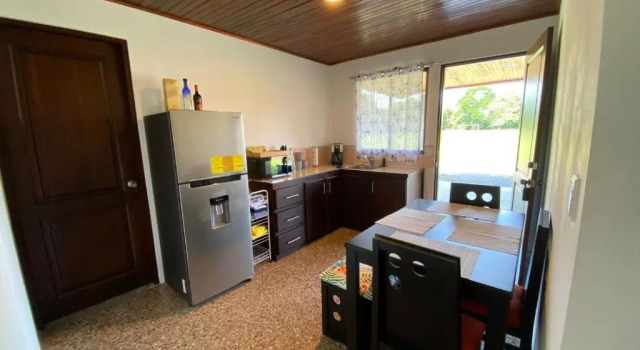 Retana Apartment, Varaa Huoneisto Hotellit Alajuela pysäköinnillä, Pysäköinti