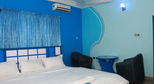 Resdon Hotel and Suites
