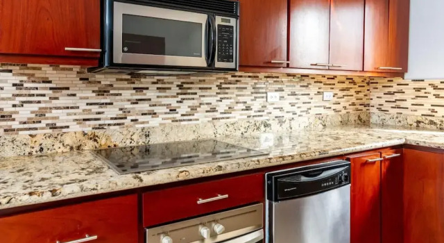 Номер Standard Elegant Oceanview Condo with Spacious Open-Concept Floor Plan and Inviting Beach Design
