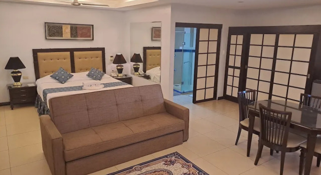 Семейный номер Standard с балконом Wild Orchid Resort
