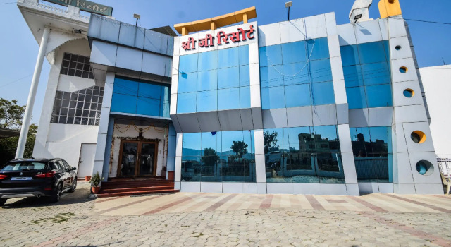 OYO 25008 Shree Ji Resort, Забронировать Курортный отель Отели штата Раджастхана с парковкой, Парковка