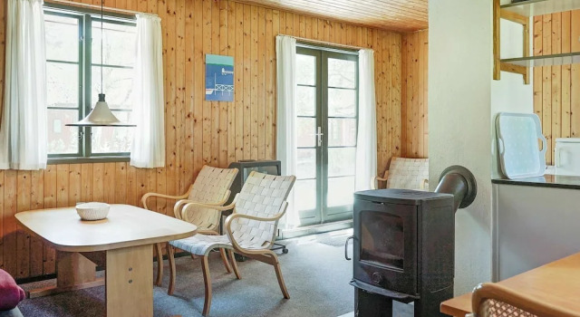 Modern Holiday Home in Nexø With Swimming Pool, Book Hotel Hoteller i Nexø med pool, Swimmingpool