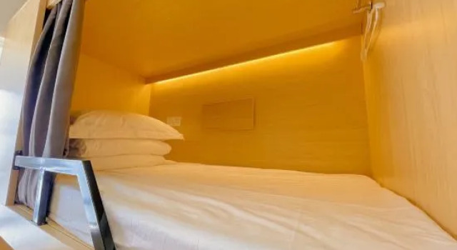 Кровать в общем номере (мужской номер) с видом на реку UTHHOME Youth Hostel (Chongqing Jiefangbei Hongyadong)