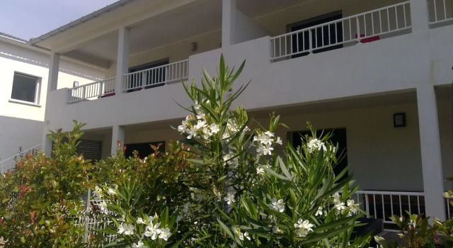 2 Chambres au paradis avec jardin, Varaa Hotelli Santa-Lucia-di-Moriani 