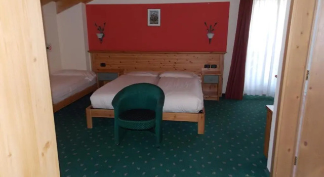 Standard Vierer Zimmer mit Balkon Hotel Primula