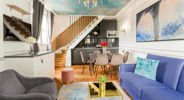 Luxury 2 Bedroom Duplex - Beautiful Monument View, Забронировать Апарт-отель Париж Иль-де-Франс, рядом с Станция метро Solférino
