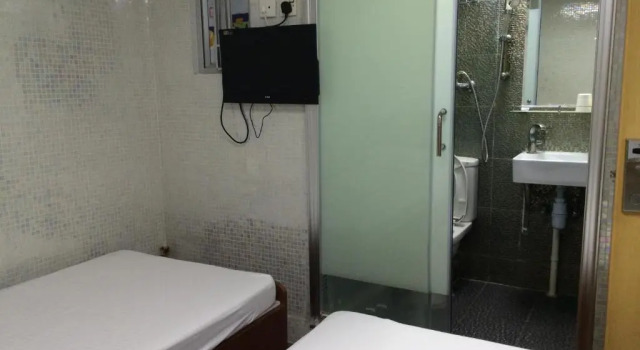 Четырёхместный номер Standard Jinhai Hotel
