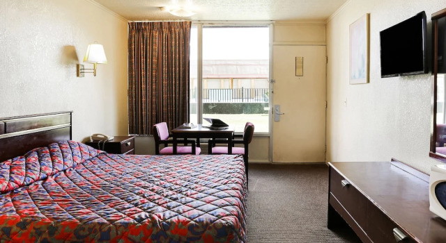 Двухместный номер Economy SPRINGWOOD HOTEL, Opelika I-85 Columbus Pkwy