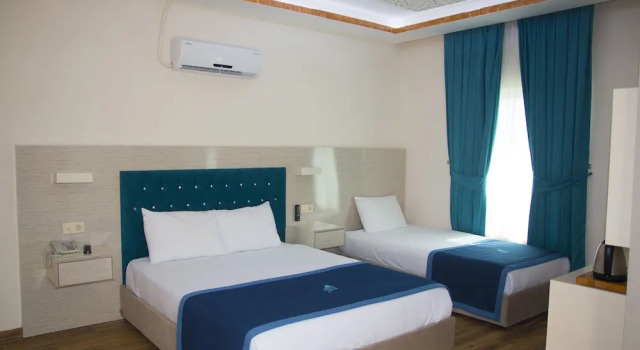 Трёхместный номер Standard с балконом Avesis Hotel