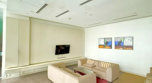 Crystal Suites At Ramada Hotel