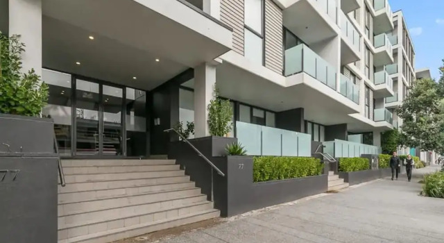 Beautiful 2BR - Pool, Gym & Parking Zodiak Stays, Забронировать Дом для отпуска Окленд регион Окленд, рядом с Westhaven Marina