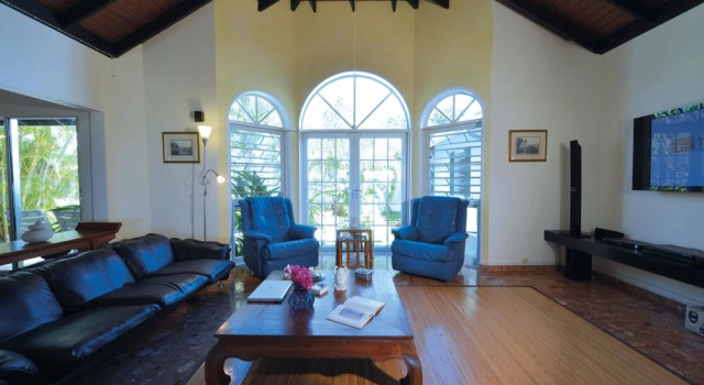 Ideal for Families, Gated Community Near Beaches, AC, Free Wifi, Concierge, Pool!, Buchen Sie Villa Les Terres Basses St. Martin