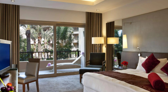 Двухместный номер Deluxe Dusit Thani LakeView Cairo