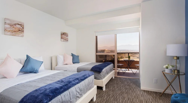 Апартаменты New Urban Downtown LA Luxury Apartment