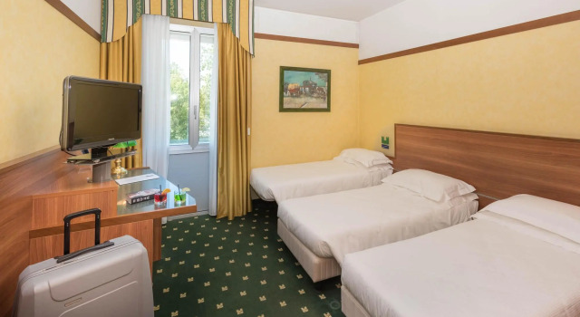 Трёхместный номер SHG Hotel Bologna
