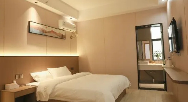 Люкс Anman Hotel (Fengcheng Railway Station Hengfeng Plaza)