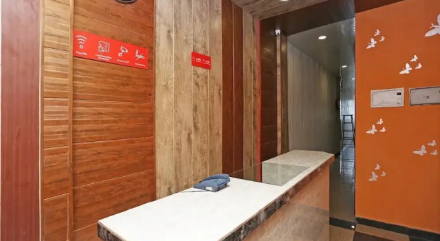 Hotel Queen Palace By OYO Rooms