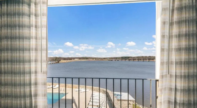 Номер Standard с видом на озеро Quality Inn - On The Lake Clarksville-Boydton