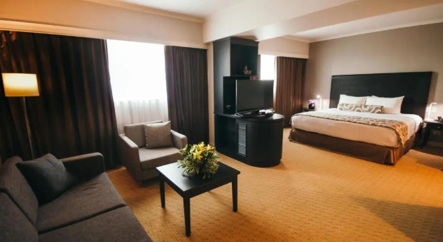 Номер Standard с видом на озеро Crowne Plaza Managua by IHG