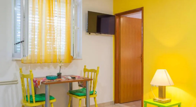 Апартаменты Цокольный этаж Apartments & Rooms Alagić